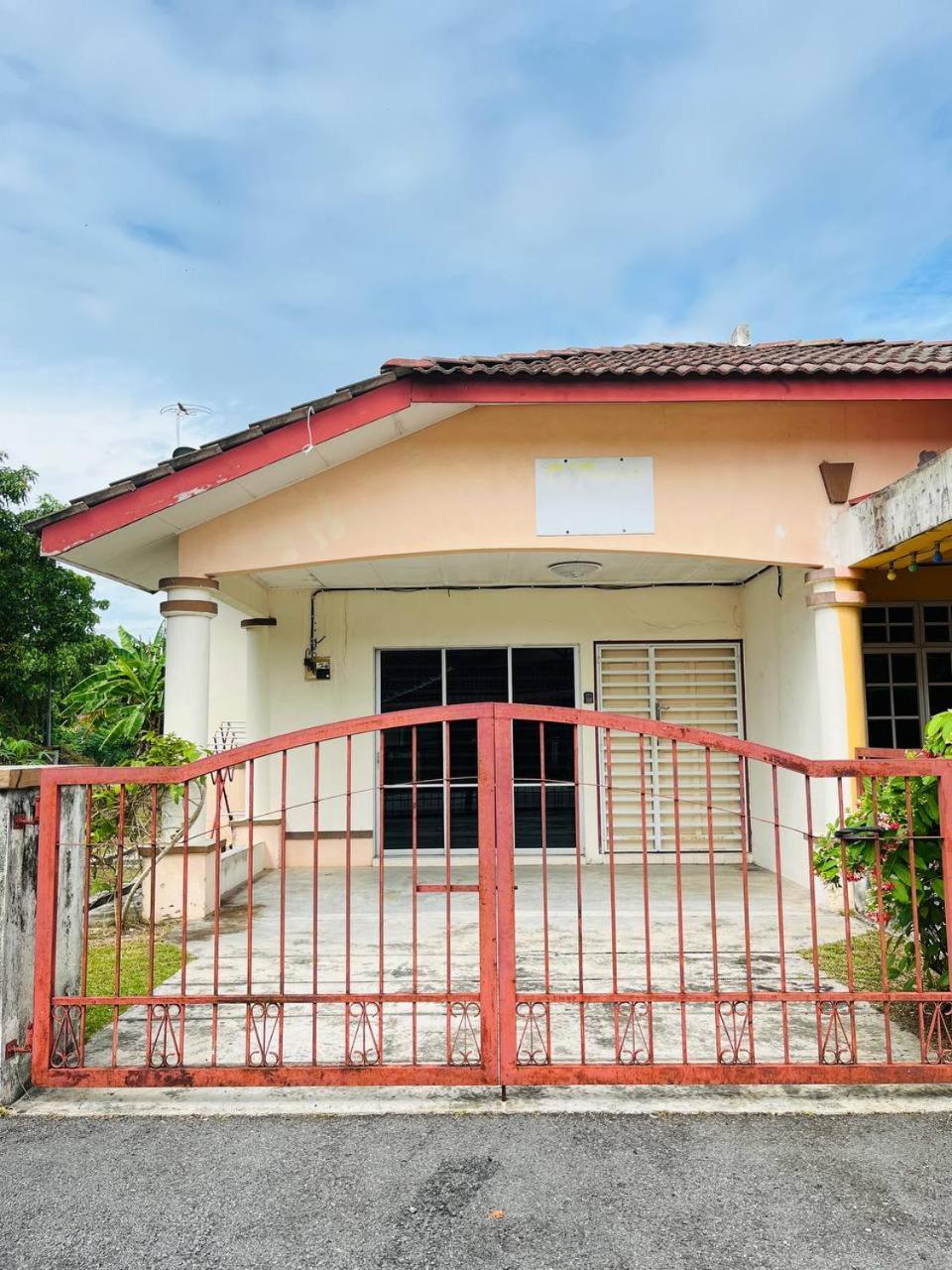 Sofea Homestay อิโปห์ ภายนอก รูปภาพ